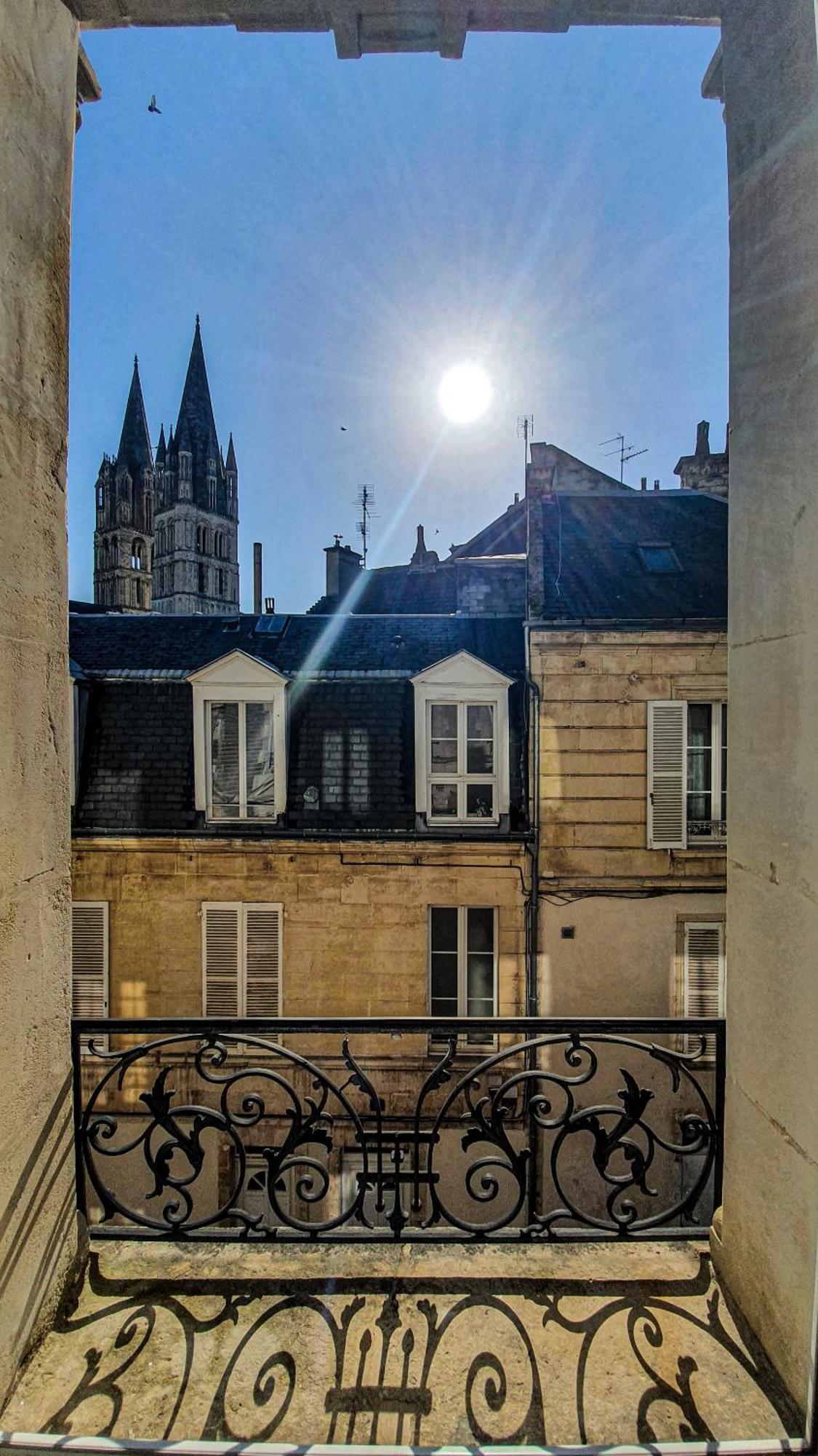 Charming Studio With View Of The Abbaye-Aux-Hommes كان الغرفة الصورة