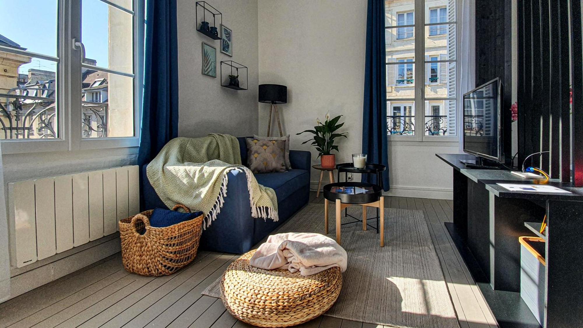 Charming Studio With View Of The Abbaye-Aux-Hommes كان الغرفة الصورة